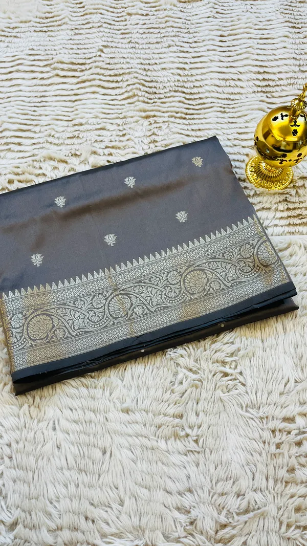 Light_Smoke_Banarasi_Semi_Mashru_Silk_Saree_with_Traditional_Antique_Gold_Zari_Border