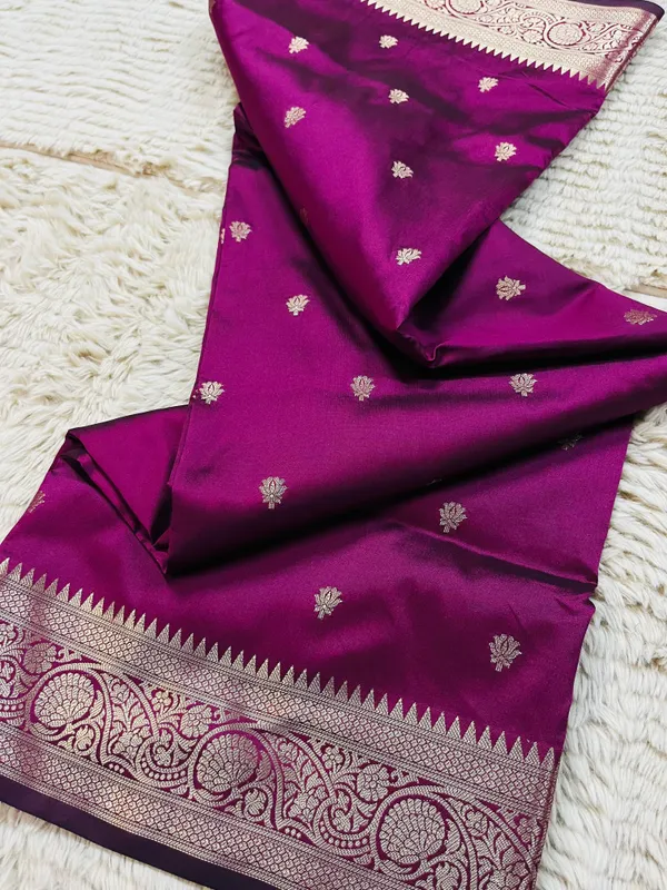 Magenta_Banarasi_Semi_Mashru_Silk_Saree_with_Traditional_Antique_Gold_Zari_Border