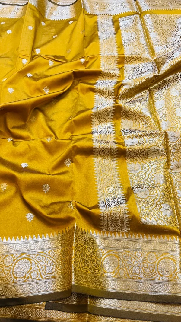 Mustard_Banarasi_Semi_Mashru_Silk_Saree_with_Traditional_Antique_Gold_Zari_Border