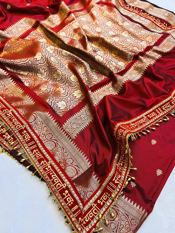 Bridal_Red_Sada_Saubhagyawati_Bhav_Mashru_Katan_Silk_Banarasi_Saree_with_Designer_Lace