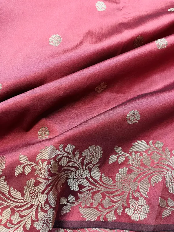Gajari_Banarasi_Semi_Mashru_Silk_Saree_with_Modern_Antique_Gold_Zari_Border