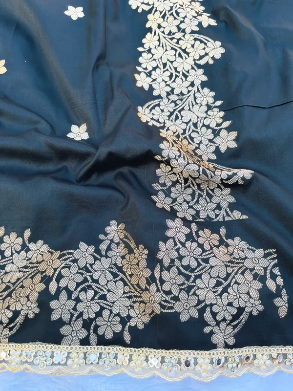 Black_Banarasi_Silk_Saree_with_Handcrafted_Mirror_&_Pearl_Lace_Border_|_Traditional_Festive_Saree
