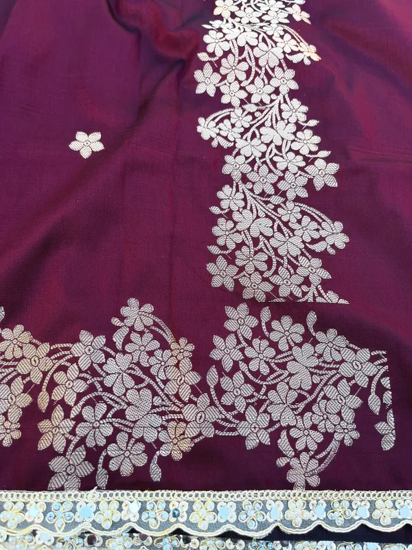 Garnet_Banarasi_Silk_Saree_with_Handcrafted_Mirror_&_Pearl_Lace_Border_|_Traditional_Festive_Saree