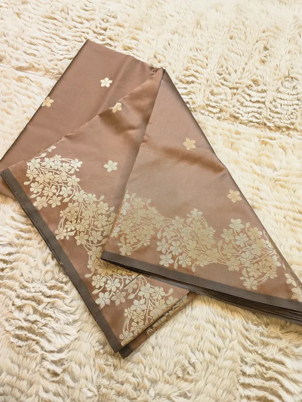Light_Copper_Banarasi_Semi_Mashru_Silk_Saree_with_Rich_Antique_Gold_Zari_Border