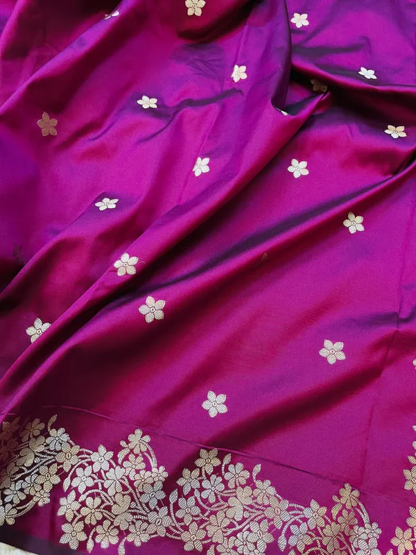 Magenta_Banarasi_Semi_Mashru_Silk_Saree_with_Rich_Antique_Gold_Zari_Border