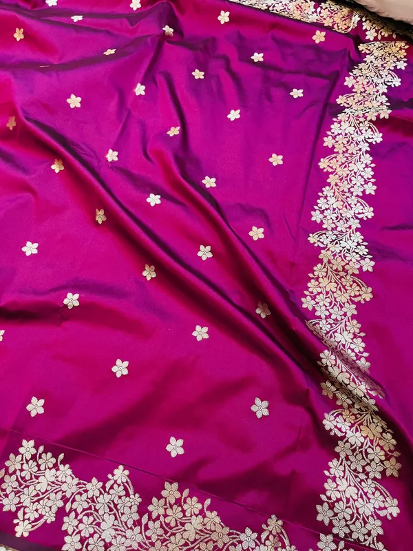 Magenta_Banarasi_Semi_Mashru_Silk_Saree_with_Rich_Antique_Gold_Zari_Border