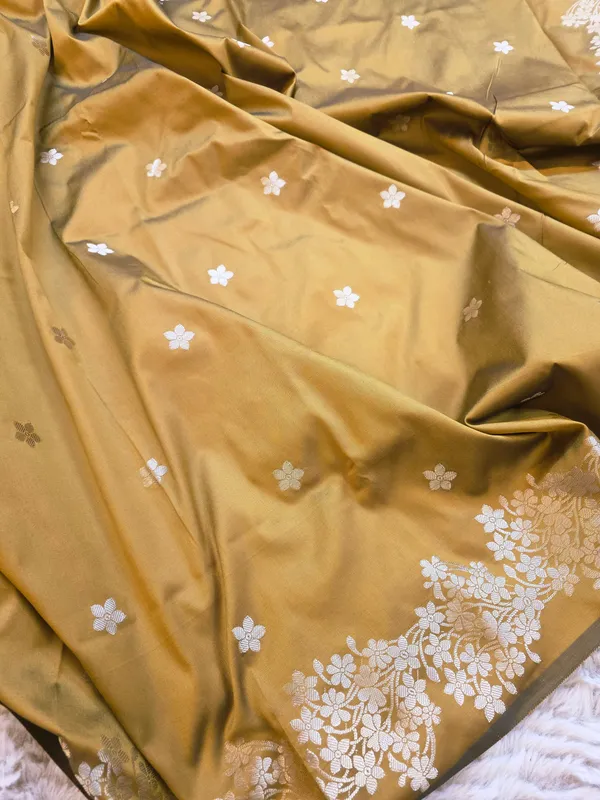 Olive_Banarasi_Semi_Mashru_Silk_Saree_with_Rich_Antique_Gold_Zari_Border