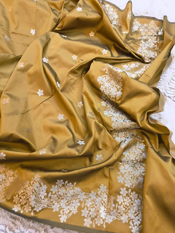 Olive_Banarasi_Semi_Mashru_Silk_Saree_with_Rich_Antique_Gold_Zari_Border