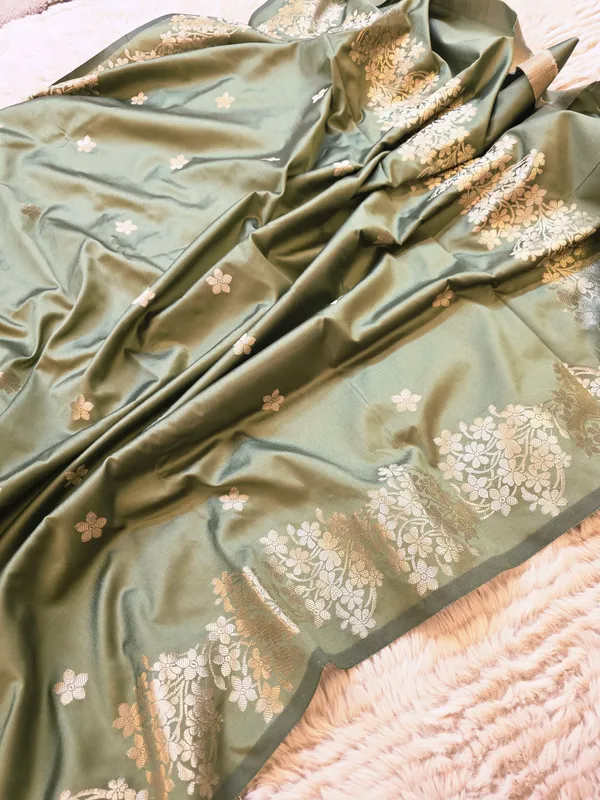 Pista_Green_Banarasi_Semi_Mashru_Silk_Saree_with_Rich_Antique_Gold_Zari_Border