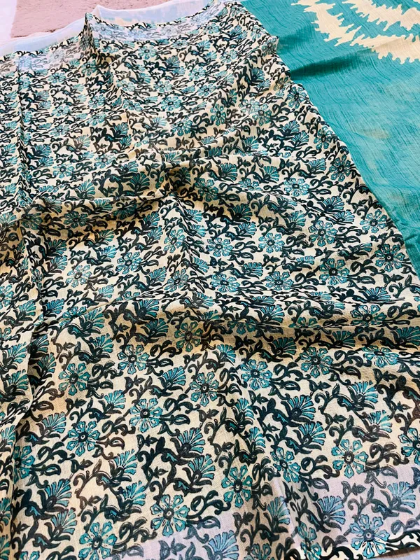 Sea_Green__Banarasi_Linen_Cotton_Saree_with_Elegant_Floral_Digital_Print