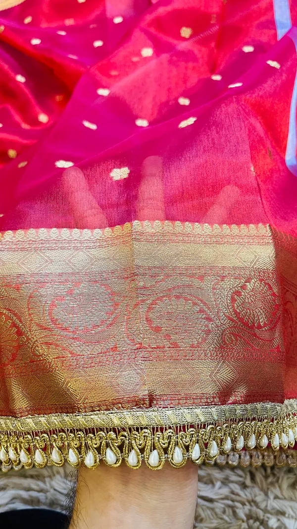 Gajri_Tissue_Silk_Zari_Buti_Lace_Border_Banarasi_Saree_For_Women