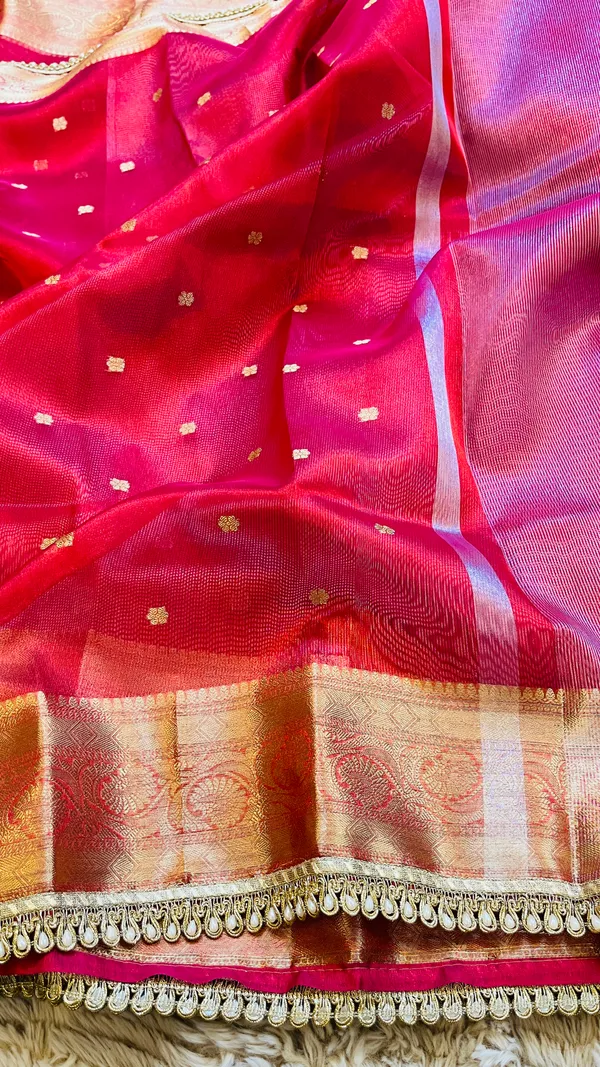 Gajri_Tissue_Silk_Zari_Buti_Lace_Border_Banarasi_Saree_For_Women