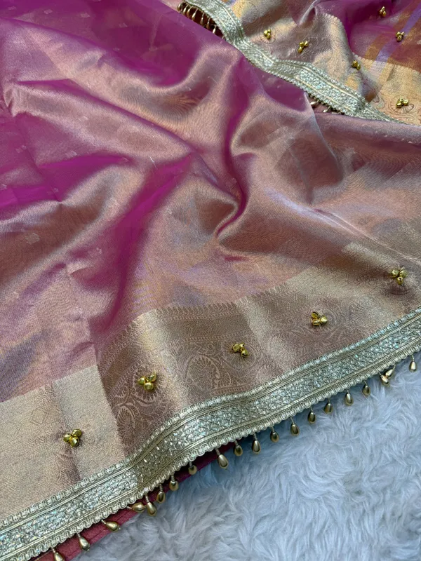 Dhoop-Chhaon_Rose_Gold_Viral_Ghungroo_Tissue_Silk_Banarasi_Saree