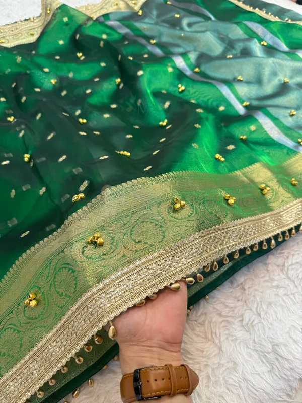 Emerald_Green_Viral_Ghungroo_Tissue_Silk_Banarasi_Saree