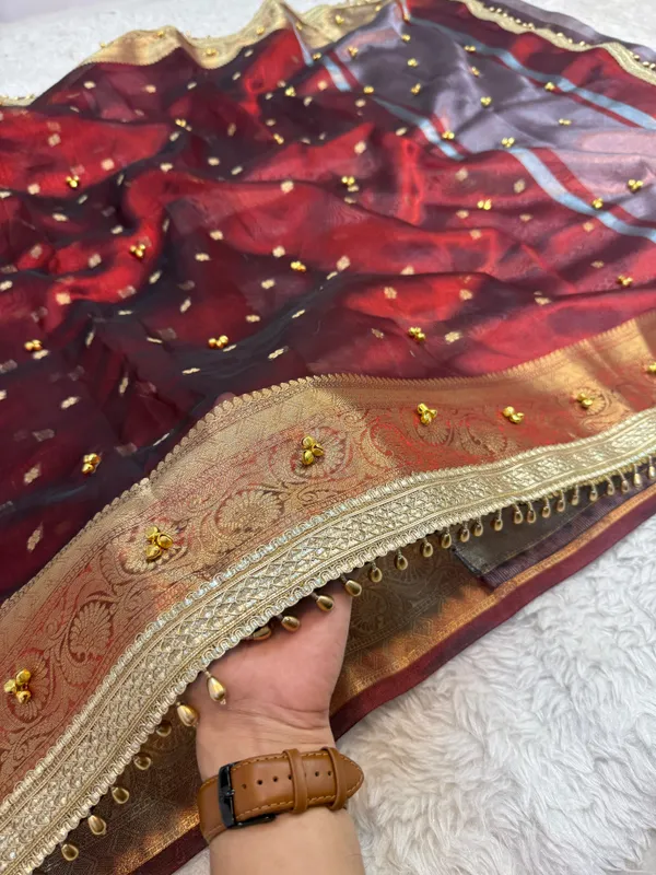 Maroon_Viral_Ghungroo_Tissue_Silk_Banarasi_Saree