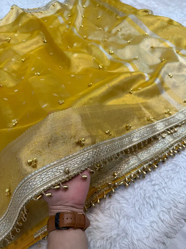 Mustard_Viral_Ghungroo_Tissue_Silk_Banarasi_Saree
