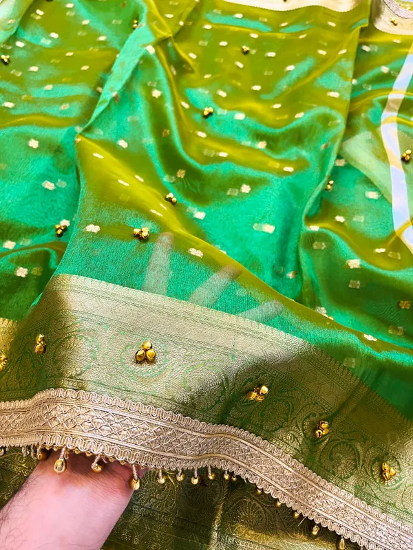 Parrot_Green_Viral_Ghungroo_Tissue_Silk_Banarasi_Saree