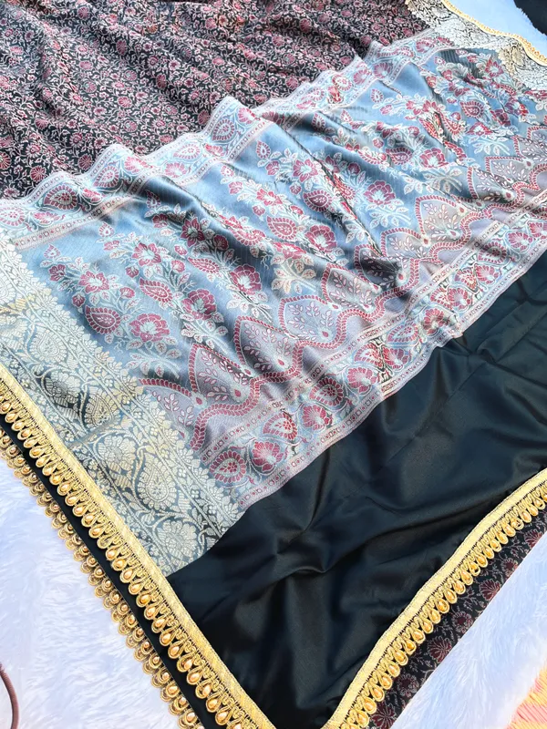 Black_Soft_Silk_Jamdani_Tanchoi_Saree_with_Designer_Moti_Lace_&_Zari_Border