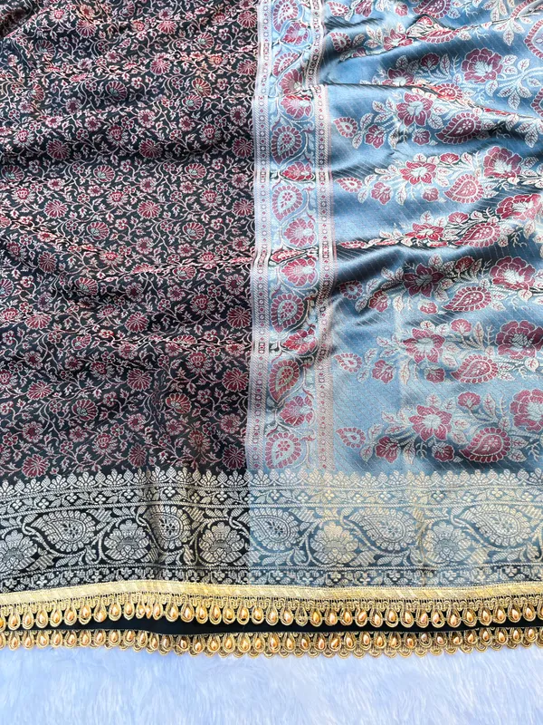 Black_Soft_Silk_Jamdani_Tanchoi_Saree_with_Designer_Moti_Lace_&_Zari_Border