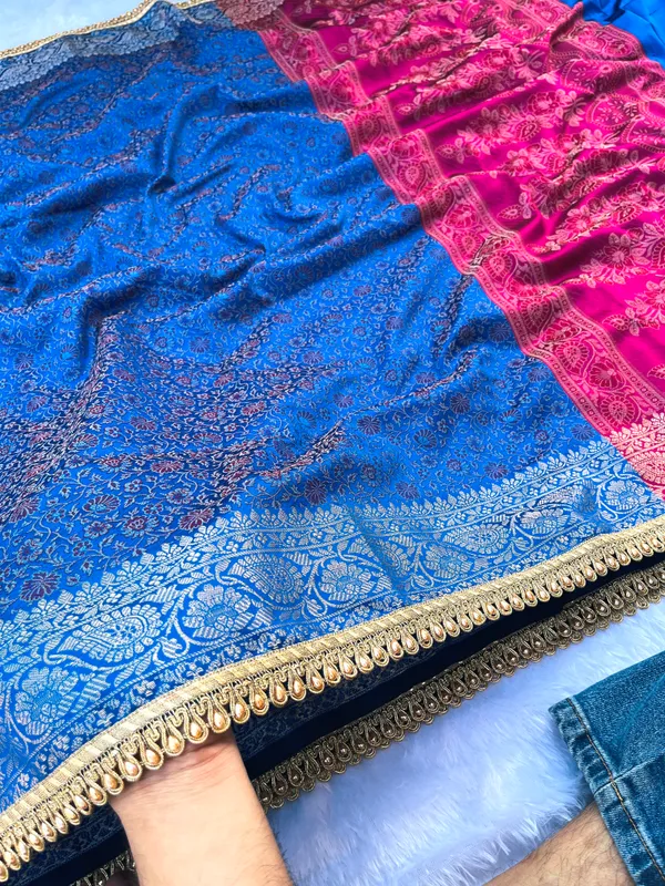 Royal_Blue_Soft_Silk_Jamdani_Tanchoi_Saree_with_Designer_Moti_Lace_&_Zari_Border