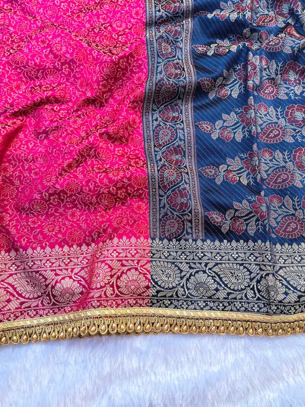 Rani_Pink_Soft_Silk_Jamdani_Tanchoi_Saree_with_Designer_Moti_Lace_&_Zari_Border
