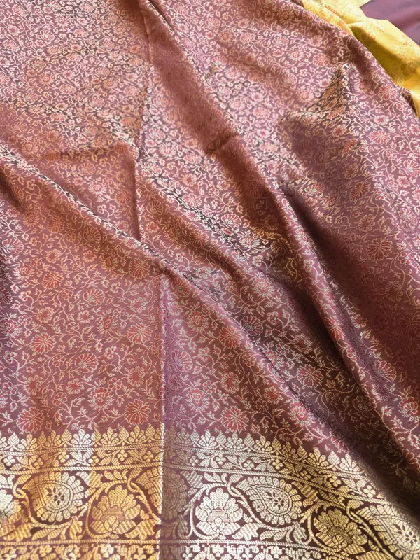 Wine_Maroon_Soft_Silk_Jamdani_Tanchoi_Zari_Border_Saree_For_Women