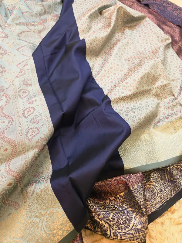 Navy_Blue_Soft_Silk_Jamdani_Tanchoi_Zari_Border_Saree_For_Women