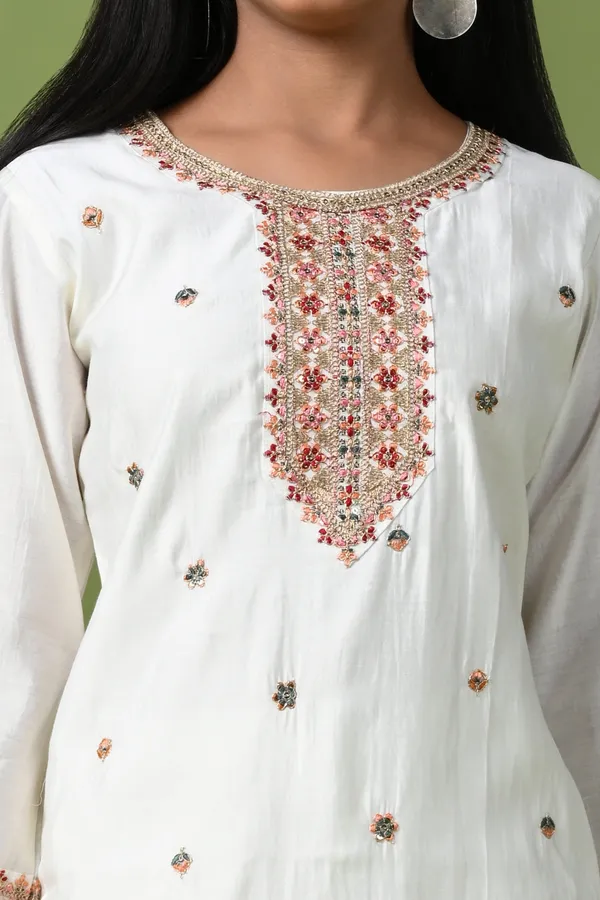 White_Kurta_Set_With_Intricate_Embroidery_Dupatta_Off_White