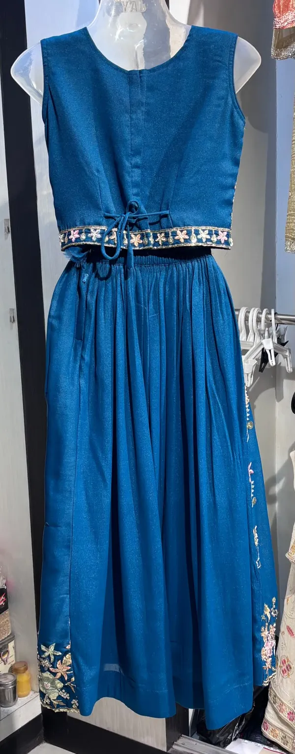 Blue_Floral_Embroidered_Sleeveless_Blouse_for_Women