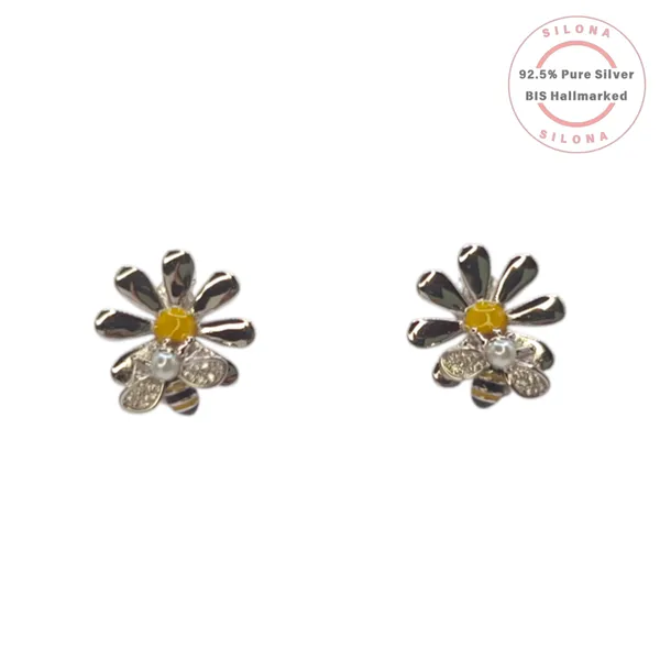 Whimsical_Daisy_Bee_Stud_Earrings_Default_Title