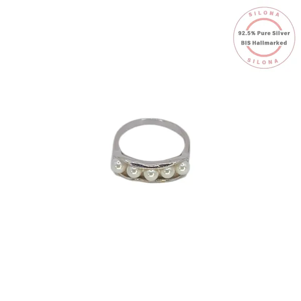 Minimalist_Five_Pearl_Pod_Ring