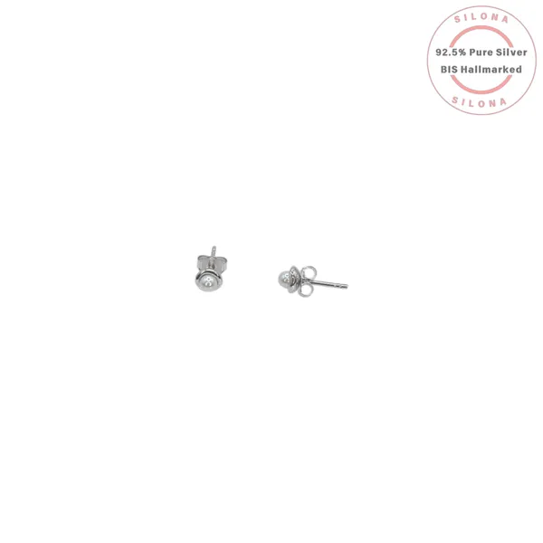 Classic_Pearl_Stud_Earrings_Default_Title