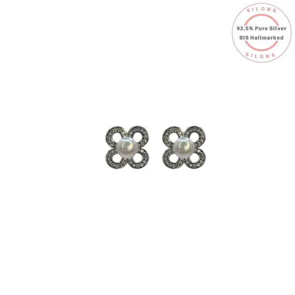 Classic_Pearl_Clover_Stud_Earrings_Default_Title