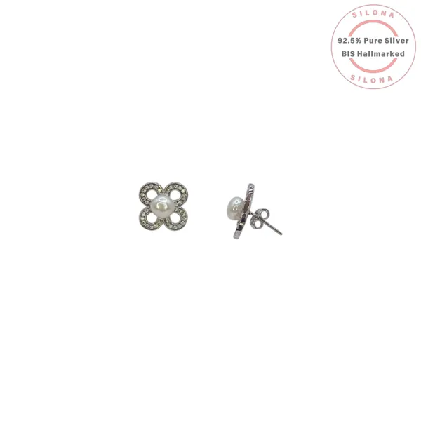 Classic_Pearl_Clover_Stud_Earrings_Default_Title