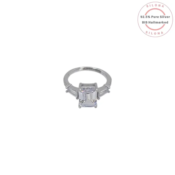 Statement_Emerald_Baguette_Cut_Ring