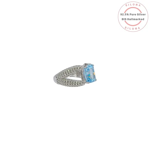 Statement_Radiant_Blue_Cz_Ring