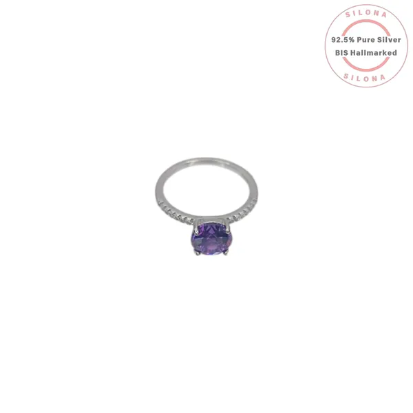 Regal_Amethyst_Hue_Solitaire_Ring