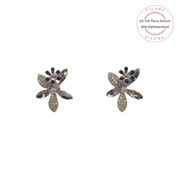 Sparkling_Floral_Pearl_Stud_Earrings_Silver