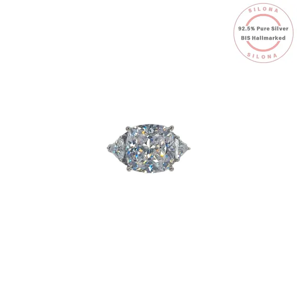 Classic_Cushion_Cut_Trilogy_Ring_Clear