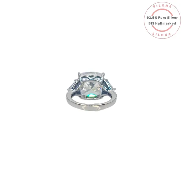 Classic_Cushion_Cut_Trilogy_Ring_Clear