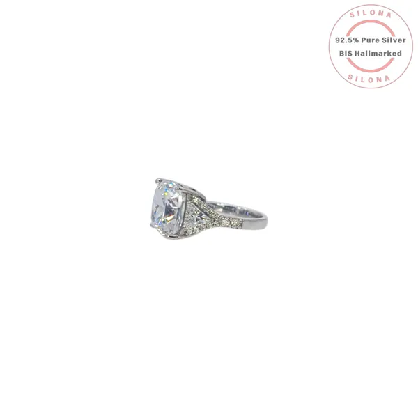 Classic_Cushion_Cut_Trilogy_Ring_Blue