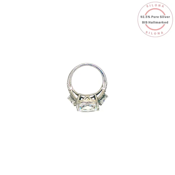 Classic_Cushion_Cut_Trilogy_Ring_Blue