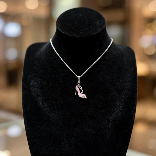 Chic_Stiletto_Heel_Pendant_Necklace