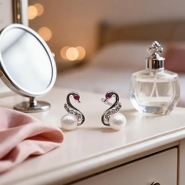 Elegant_Swan_Pearl_Earrings