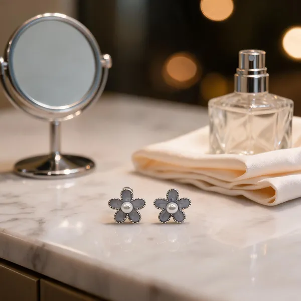 Grey_Blossom_Pearl_Stud_Earrings
