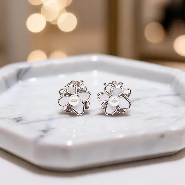 Dainty_Pearl_Bloom_Stud_Earrings