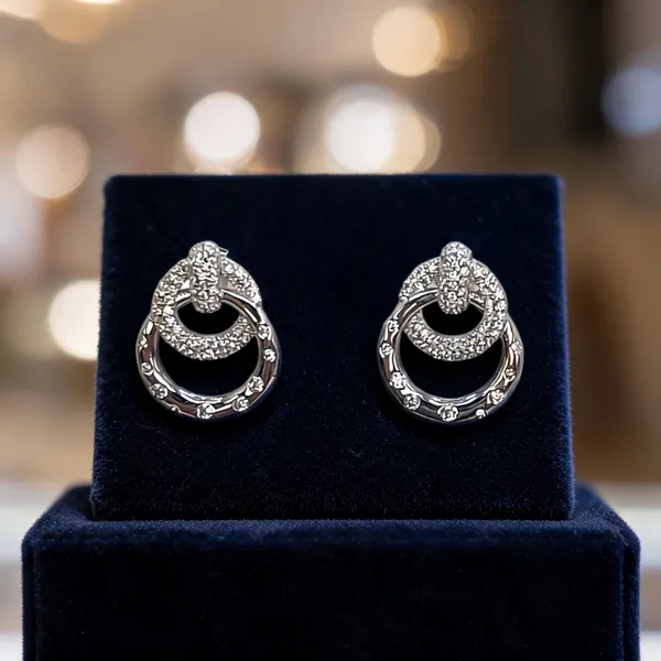 Pave_Interlocking_Circle_Earrings