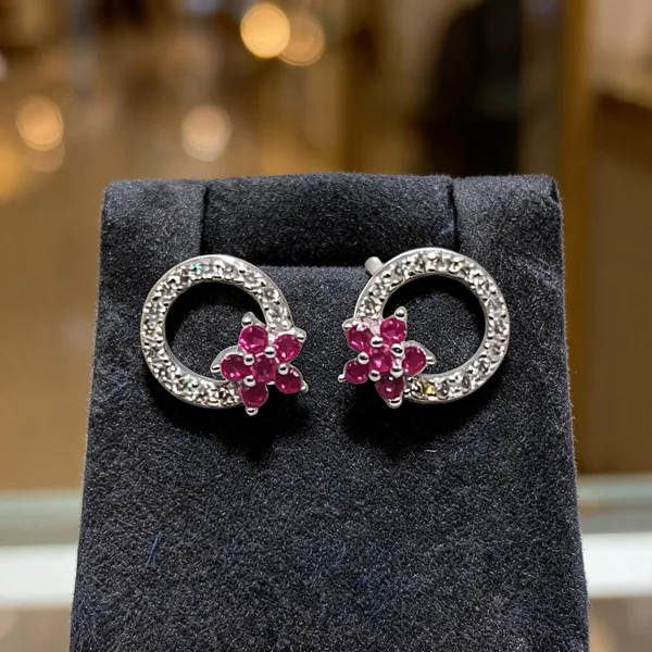 Dainty_Ruby_Hued_Floral_Studs