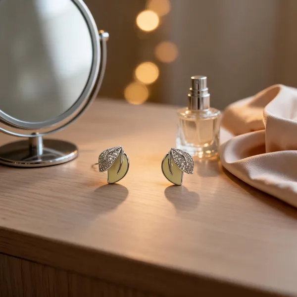 Pav_Enamel_Leaf_Stud_Earrings