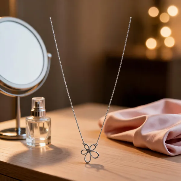 Minimalist_Floral_Outline_Necklace